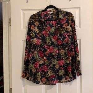 Colorful v-neck blouse!